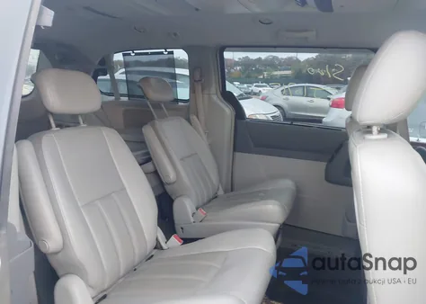 2009 Chrysler Town & Country Touring из США, поврежденный, VIN 2A8HR54159R661270